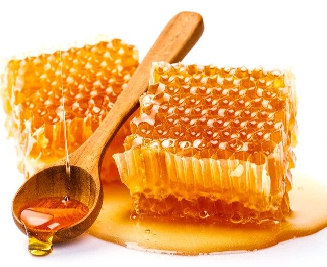 I benefici del miele per la salute: un superfood naturale dalla Basilicata - miele in favo LBDM -